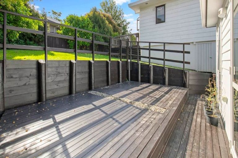 Photo of property in 44 Gosford Drive, Botany Downs, Auckland, 2010