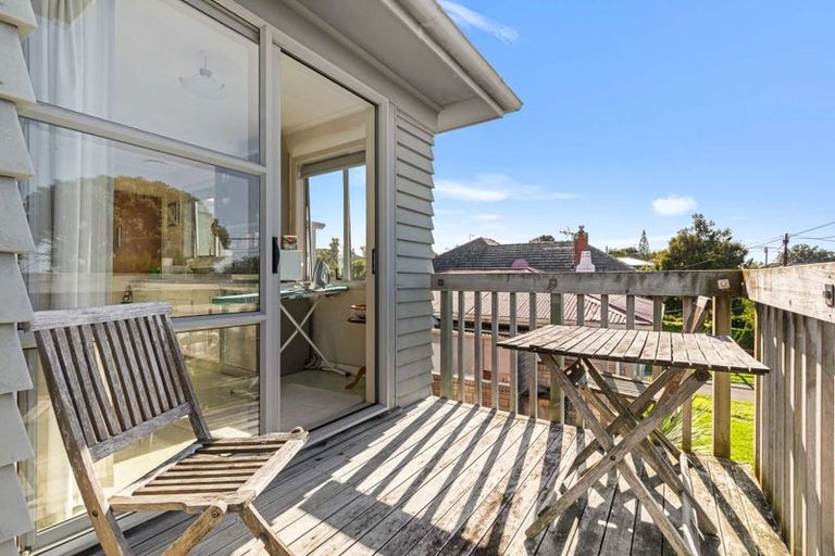 Photo of property in 9 Tiki Street, New Lynn, Auckland, 0600