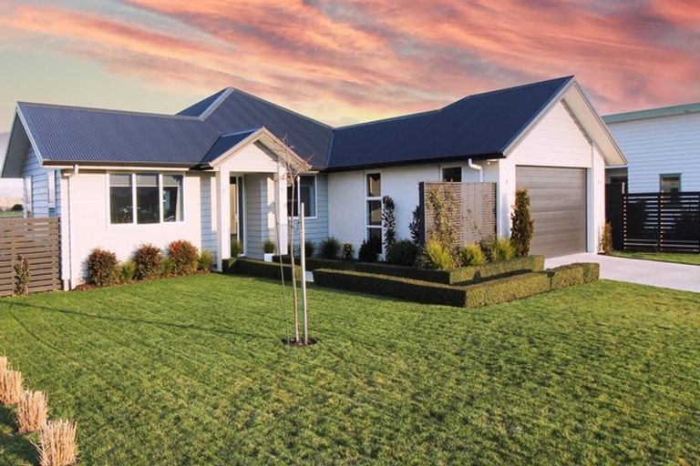 Photo of property in 28 Feist Street, Carterton, 5713