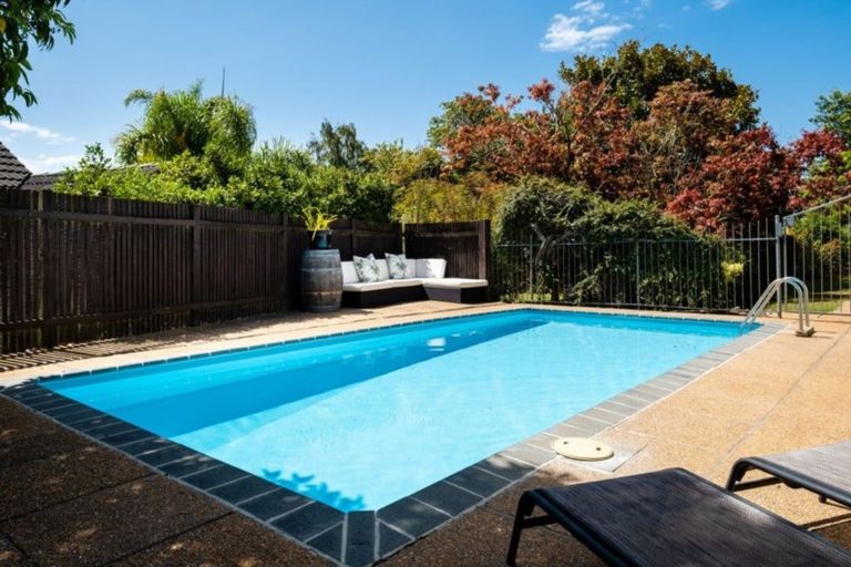 Photo of property in 1 Tauroa Road, Havelock North, 4130