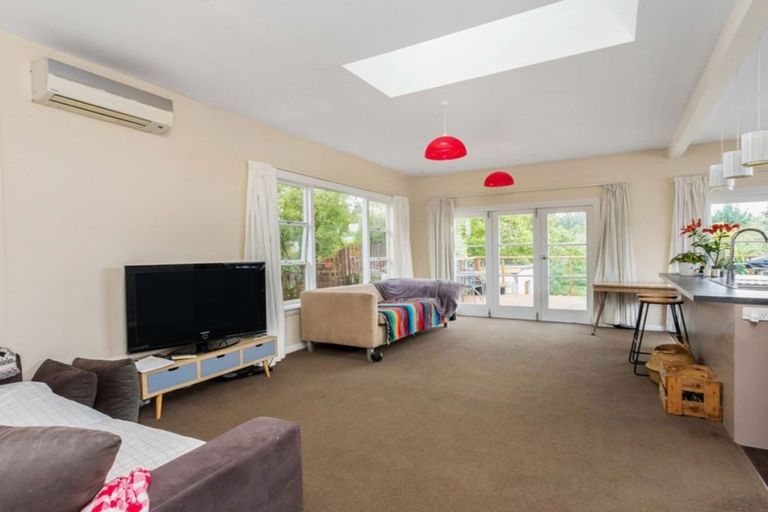 Photo of property in 119 Bowhill Road, New Brighton, Christchurch, 8083