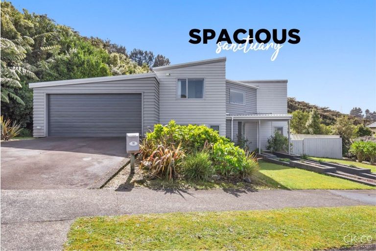 Photo of property in 18 Arahiwi Grove, Tirohanga, Lower Hutt, 5010
