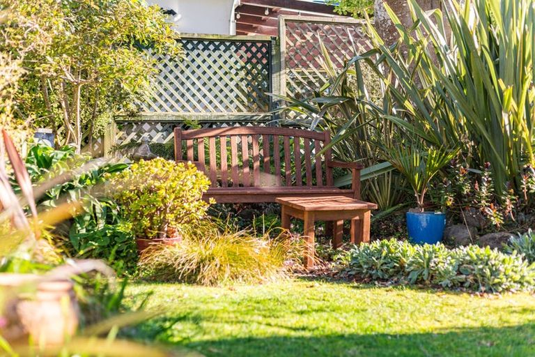 Photo of property in 10 Kowhai Street, Eastbourne, Lower Hutt, 5013