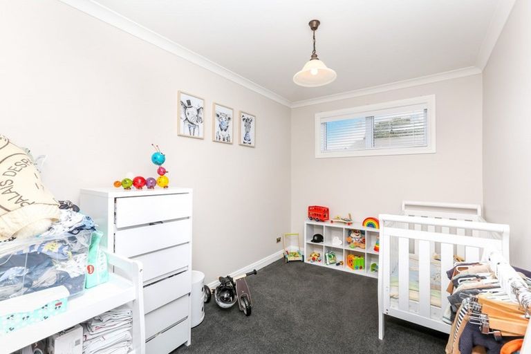 Photo of property in 20 Dorset Avenue, Westown, New Plymouth, 4310