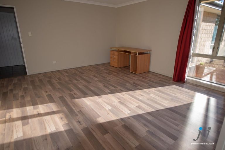 Photo of property in 3 Rooney Place, Aidanfield, Christchurch, 8025