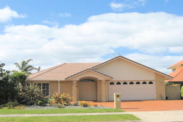 Photo of property in 28 Montego Drive, Papamoa Beach, Papamoa, 3118