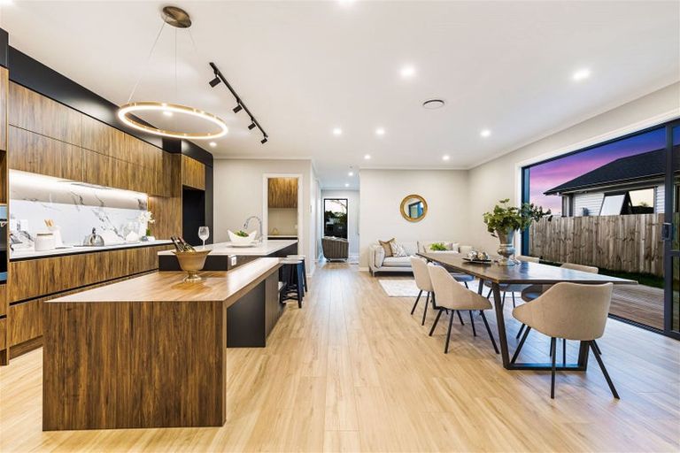 Photo of property in 15 Cutfield Lane, Kumeu, 0810