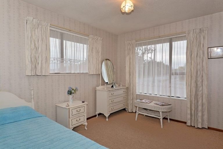 Photo of property in 74 Anglesea Avenue, Parklands, Christchurch, 8083