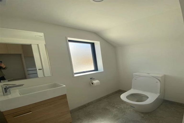 Photo of property in 9/1 Sylvan Crescent, Te Atatu South, Auckland, 0610