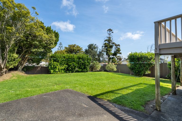 Photo of property in 121 Astley Avenue, New Lynn, Auckland, 0600