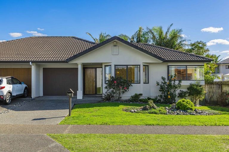 Photo of property in 43 Riverstone Road, Te Atatu Peninsula, Auckland, 0610