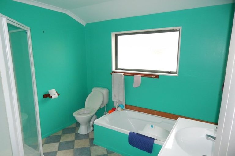 Photo of property in 29 Russell Street, Westport, 7825