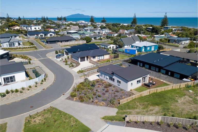 Photo of property in 5 Seagrass Place, Otaki Beach, Otaki, 5512