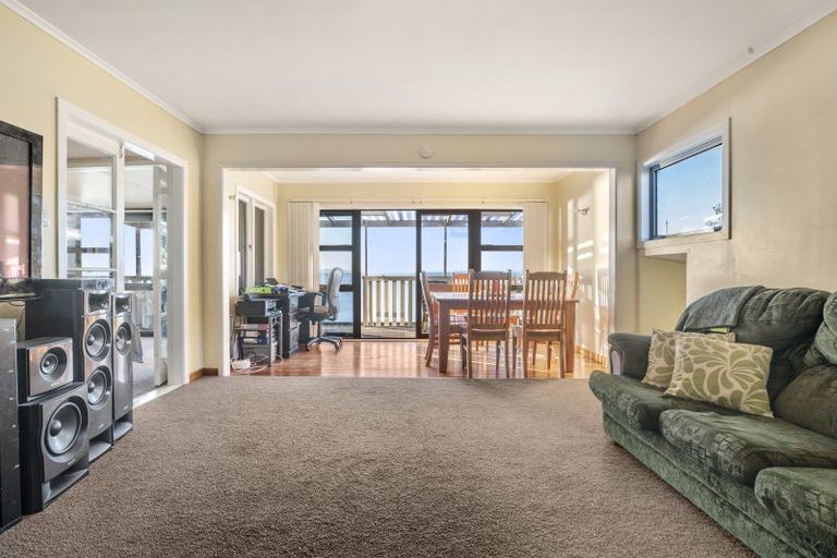 Photo of property in 32b Crispe Road, Clarks Beach, 2122