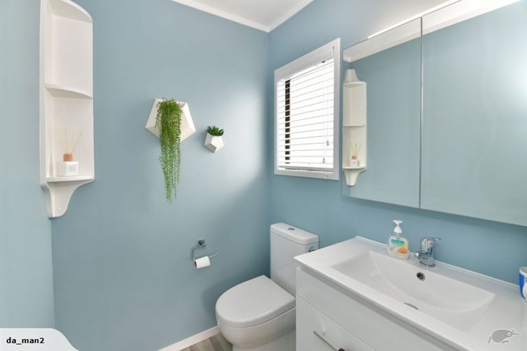 Photo of property in 1/14 Arkles Strand, Arkles Bay, Whangaparaoa, 0932