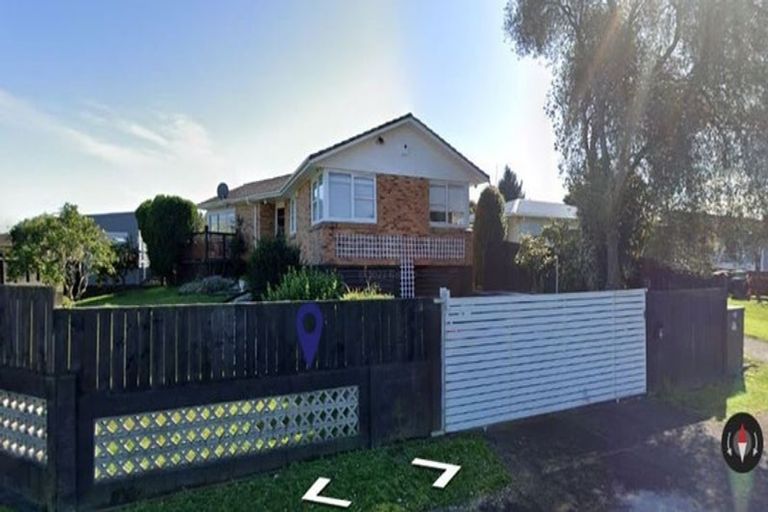 Photo of property in 2 Ainsdale Place, Manurewa, Auckland, 2102
