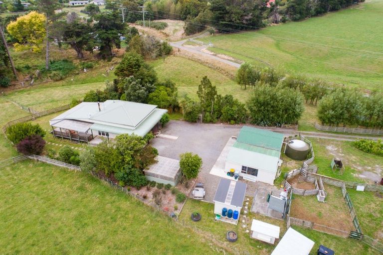 Photo of property in 175 Konini Street, Tokomaru, Palmerston North, 4474