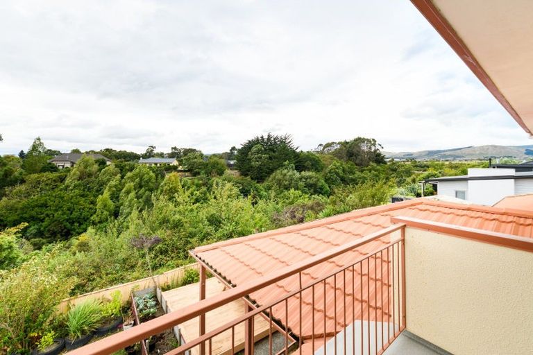 Photo of property in 12 Silkwood Place, Fitzherbert, Palmerston North, 4410