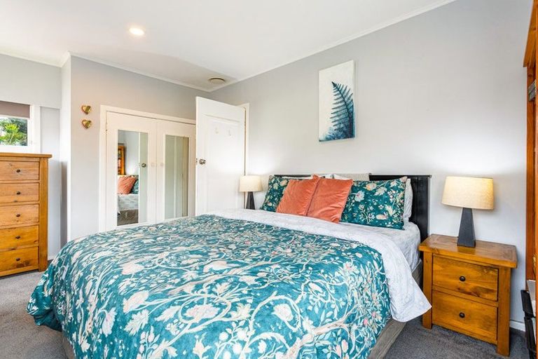 Photo of property in 1/37 Weldene Avenue, Glenfield, Auckland, 0629