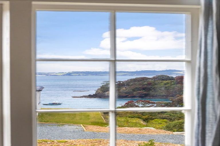 Photo of property in 204 Cape Rodney Road, Leigh, 0985