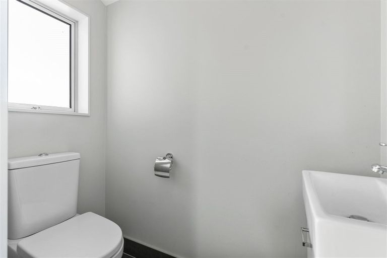 Photo of property in 37 St Peters Street, Northcote, Auckland, 0627