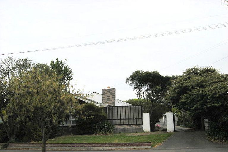 Photo of property in 27 Sevenoaks Drive, Bryndwr, Christchurch, 8053