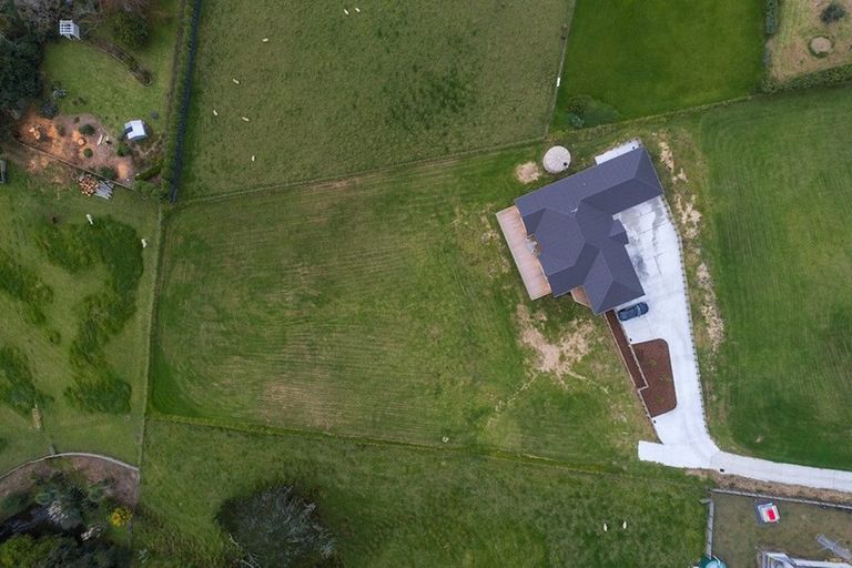 Photo of property in 38 Roberts Road, Matakatia, Whangaparaoa, 0930