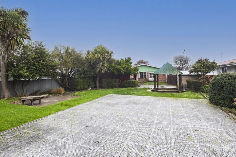 Photo of property in 316 Main North Road, Redwood, Christchurch, 8051