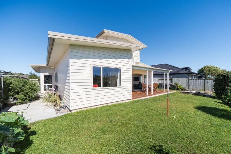Photo of property in 6 Silkwood Place, Fitzherbert, Palmerston North, 4410