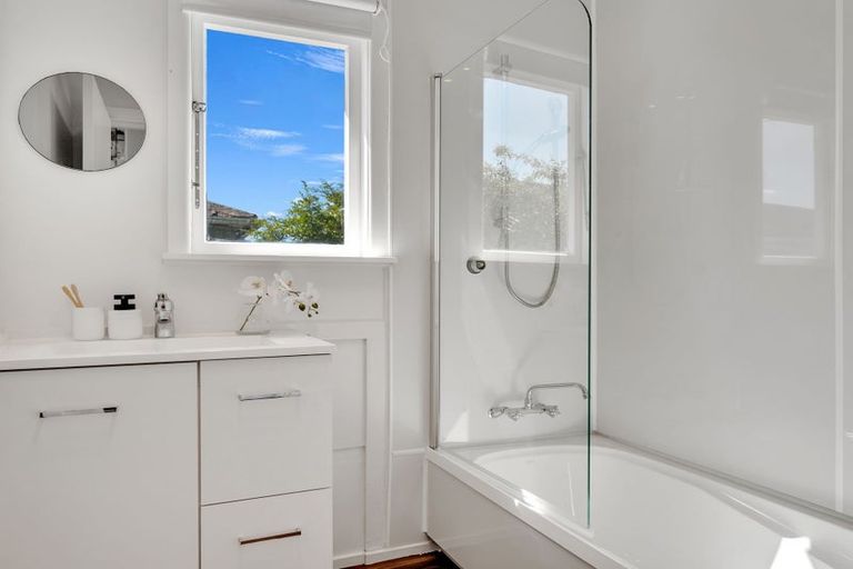 Photo of property in 5 Sunrise Avenue, Owhata, Rotorua, 3010