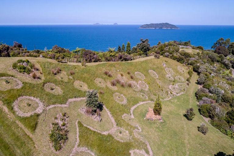 Photo of property in 42 Ocean Beach Road, Tairua, 3508