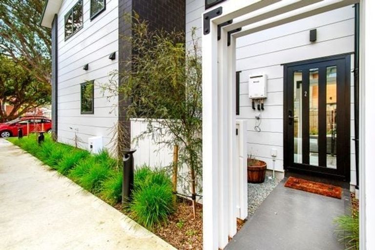 Photo of property in 2/4 Collingwood Street, Waterloo, Lower Hutt, 5011