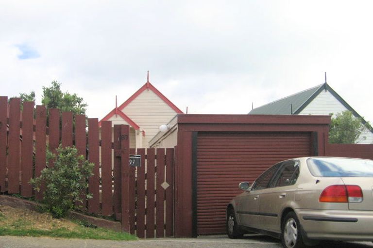 Photo of property in 97 Kaikoura Street, Maupuia, Wellington, 6022