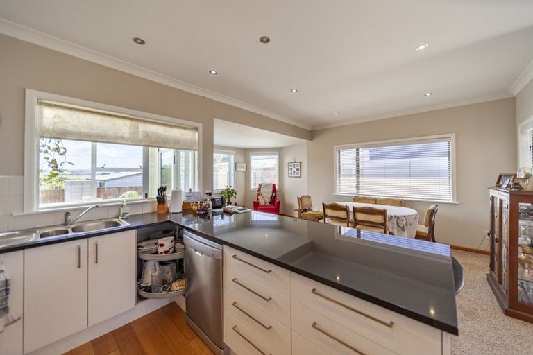 Photo of property in 82 The Esplanade, Westshore, Napier, 4110