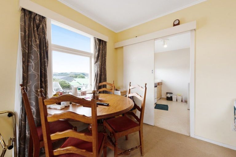 Photo of property in 5/139 Queens Drive, Lyall Bay, Wellington, 6022