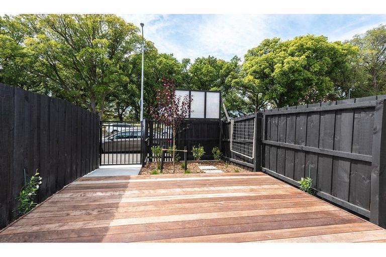 Photo of property in 2/77 Deans Avenue, Riccarton, Christchurch, 8011