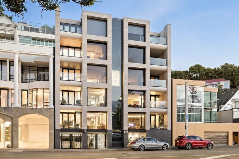 Photo of property in Waterline Apartments, 1a/342 Oriental Parade, Oriental Bay, Wellington, 6011