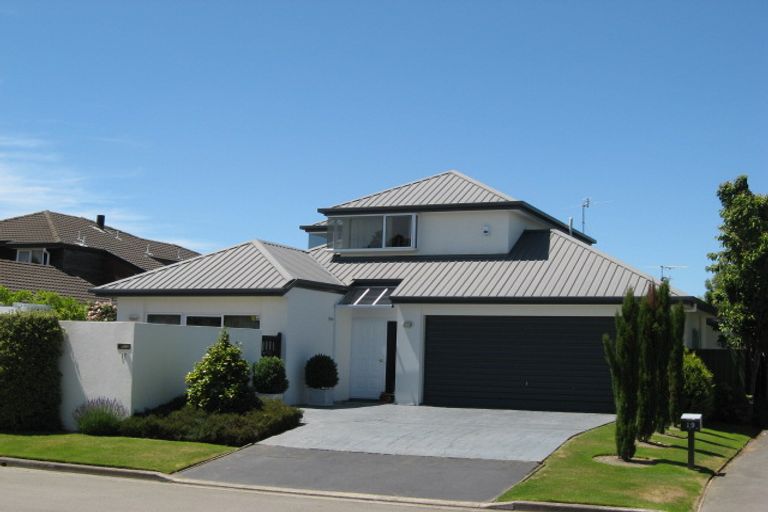 Photo of property in 17 Hatfield Place, Avonhead, Christchurch, 8042