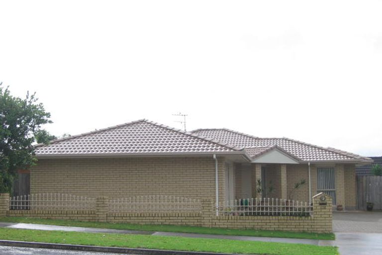 Photo of property in 135 Sturges Road, Henderson, Auckland, 0612