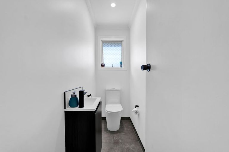 Photo of property in 5 Handley Place, Glen Avon, New Plymouth, 4312