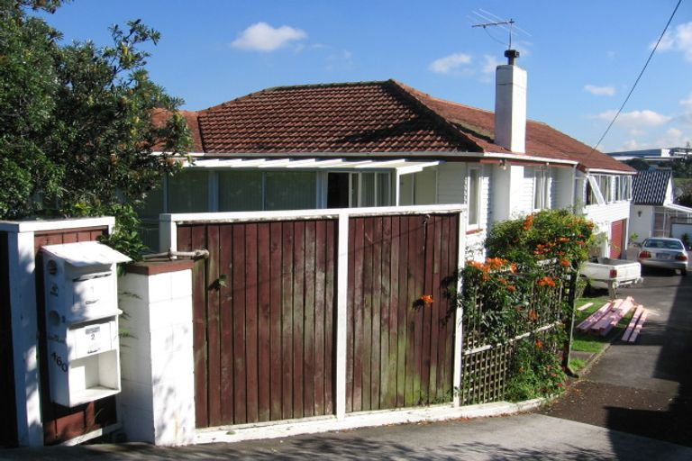 Photo of property in 1/460 East Coast Road, Windsor Park, Auckland, 0630