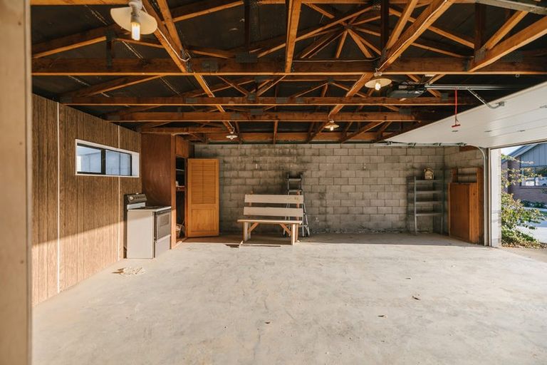 Photo of property in 2 Cypress Way, Levin, 5510