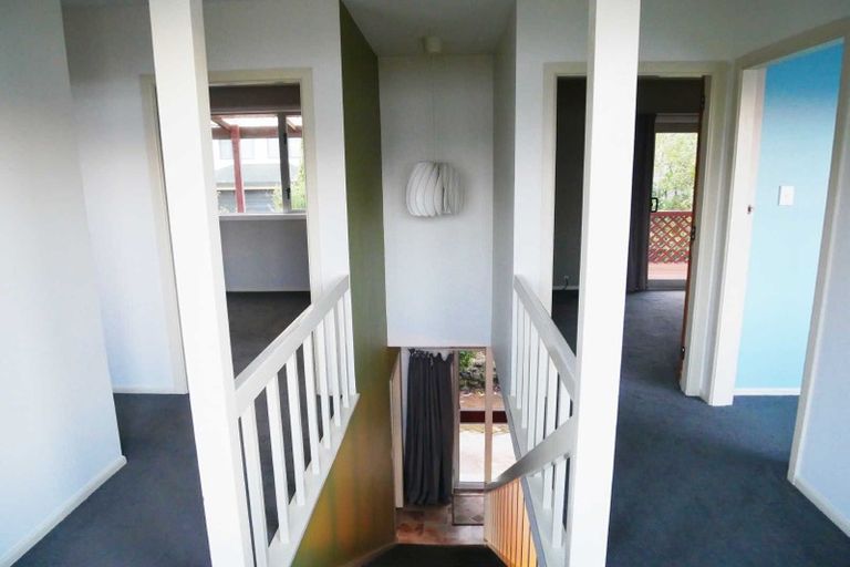 Photo of property in 18 Bayview Place, Cass Bay, Lyttelton, 8082