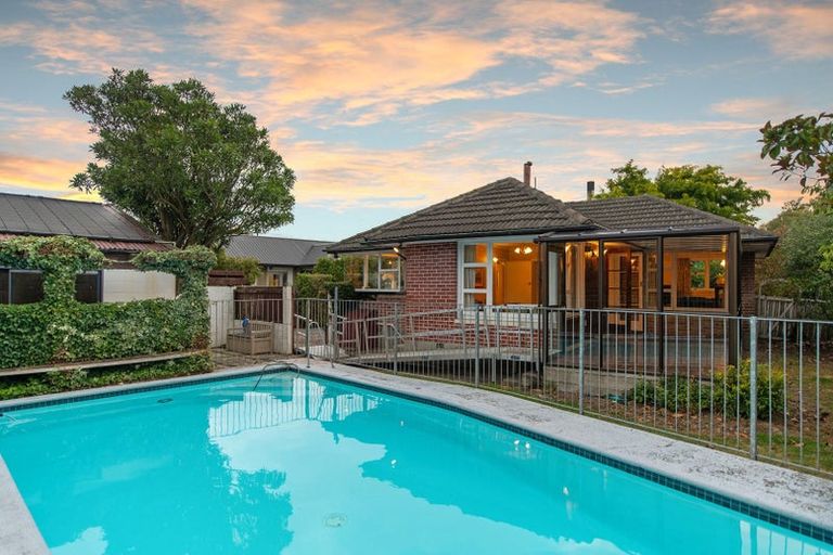 Photo of property in 14 Montana Avenue, Ilam, Christchurch, 8041