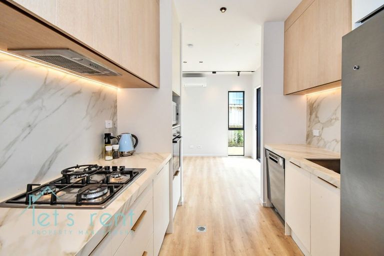 Photo of property in 104b Edgewater Drive, Pakuranga, Auckland, 2010