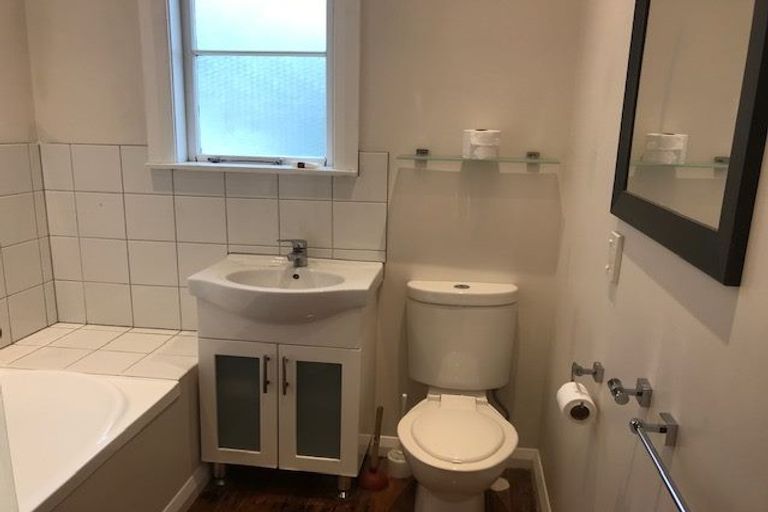 Photo of property in 179 Whites Line East, Waiwhetu, Lower Hutt, 5010