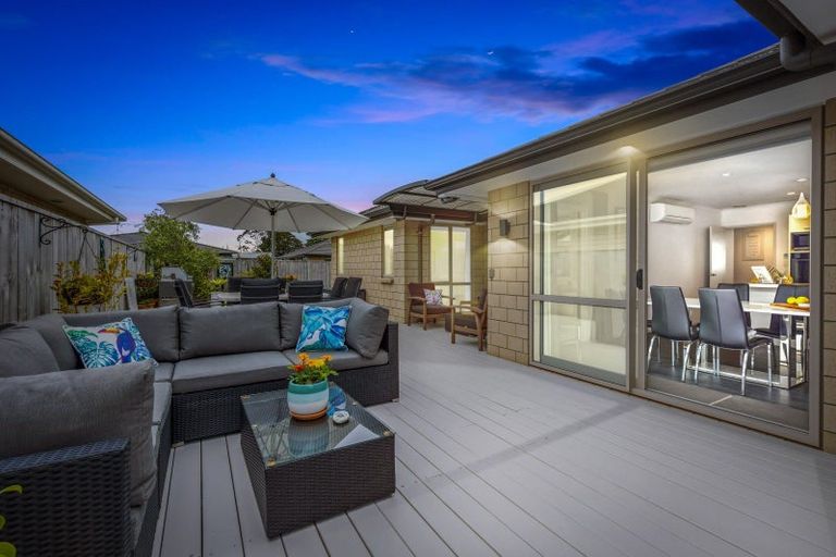 Photo of property in 12 Robert Might Road, Kumeu, 0810