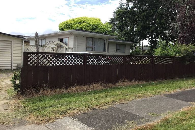 Photo of property in 1 Sandrine Avenue, Clover Park, Auckland, 2019
