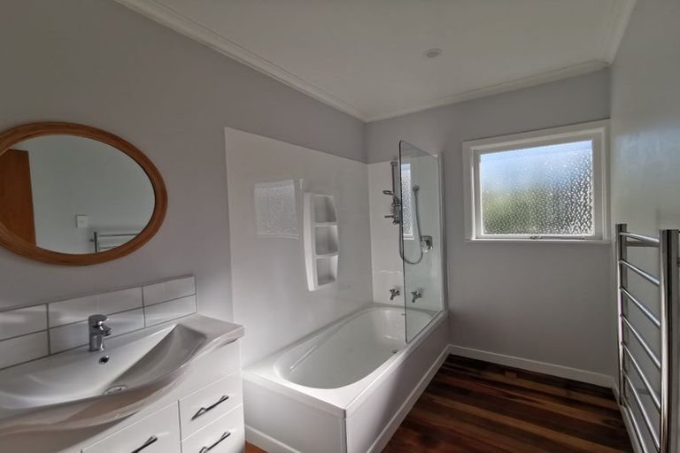 Photo of property in 71 Makora Road, Masterton, 5810