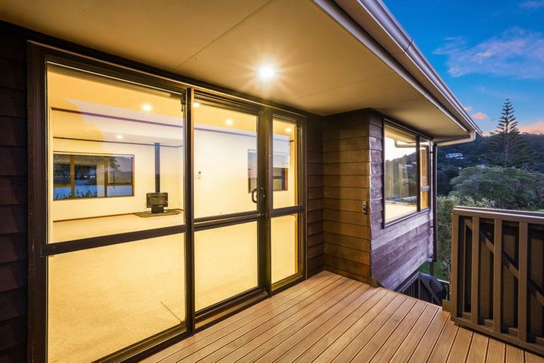 Photo of property in 8 Pukerua Beach Road, Pukerua Bay, 5026